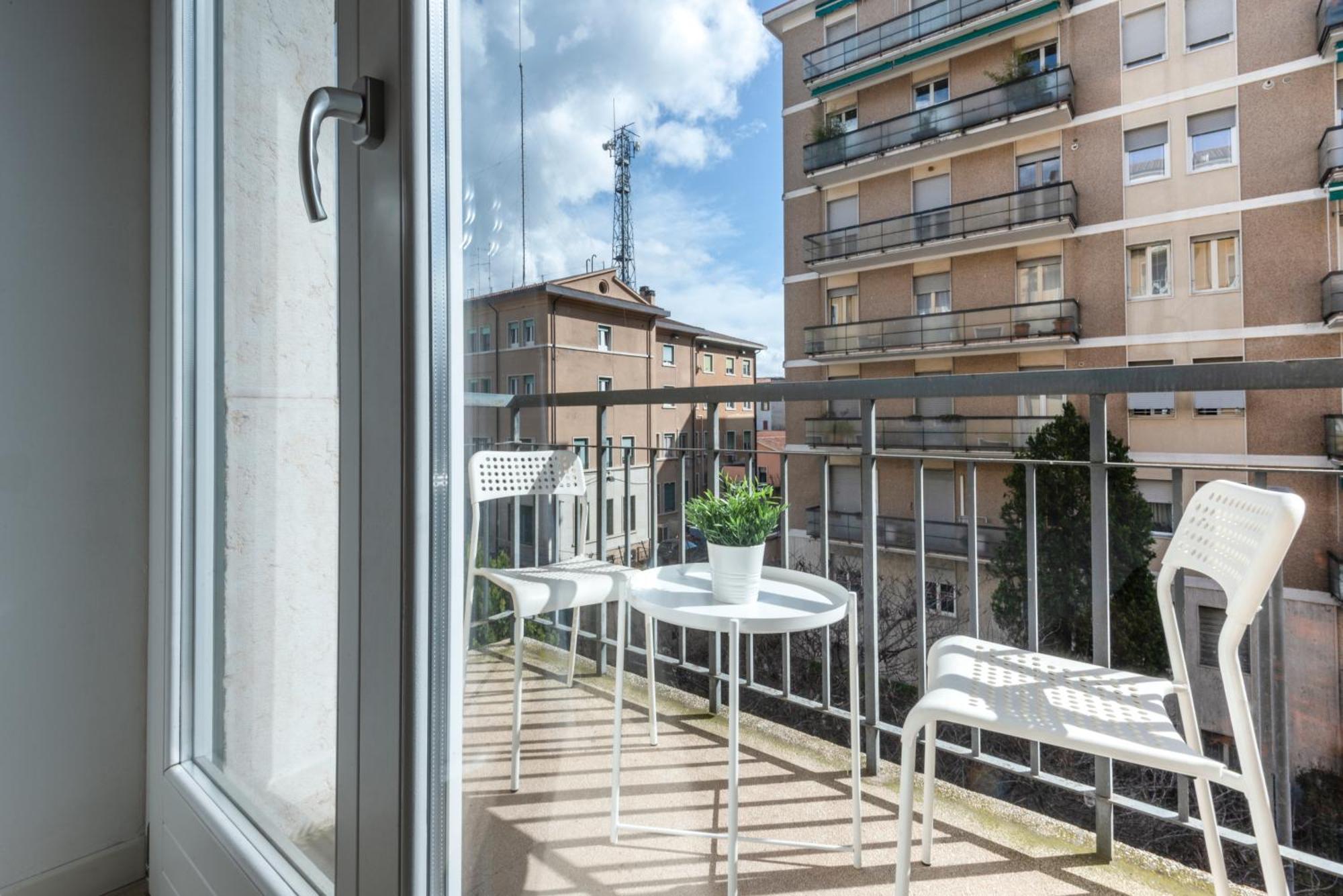 Deluxe Home Verona Bagian luar foto